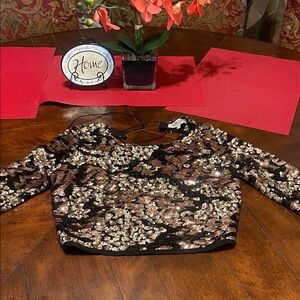 WYLDR Black and Gold Sequin Crop Top